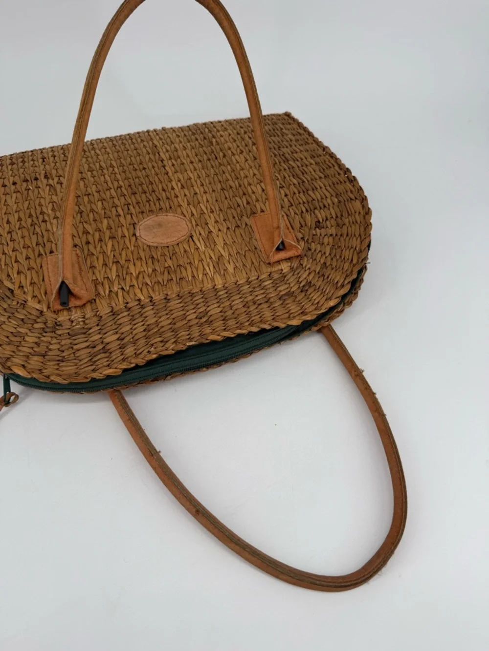 Vintage Wicker Hand Bag - Picture 4 of 6